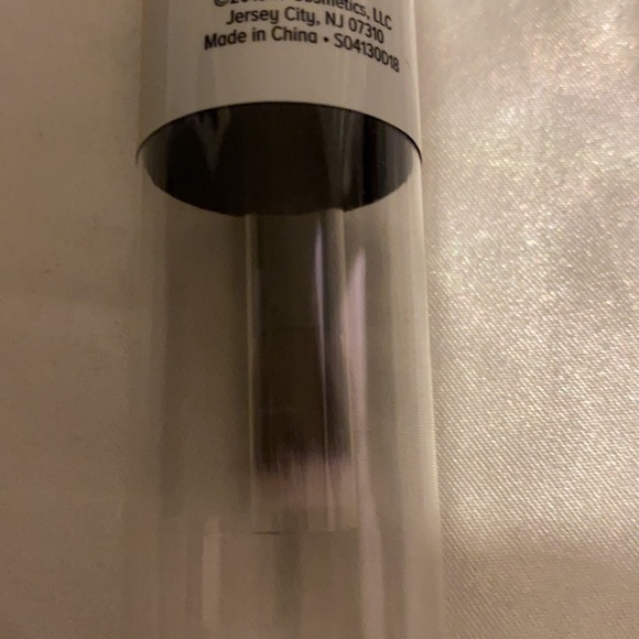 It cosmetics bundle with bag - Picture 9 of 15